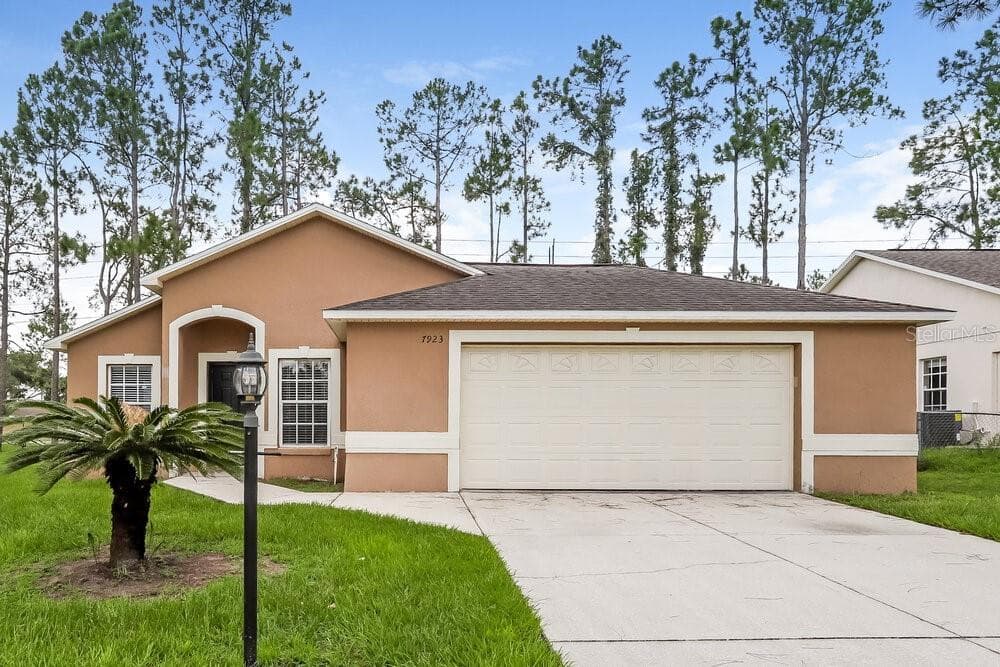 7923 GRAND PINES BOULEVARD LAKELAND, FL 33810