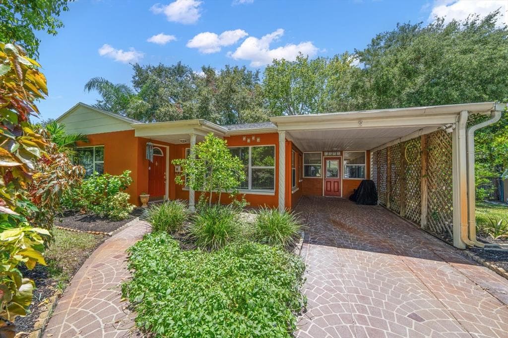 1732 BRADSHAW LANE N ST PETERSBURG, FL 33710