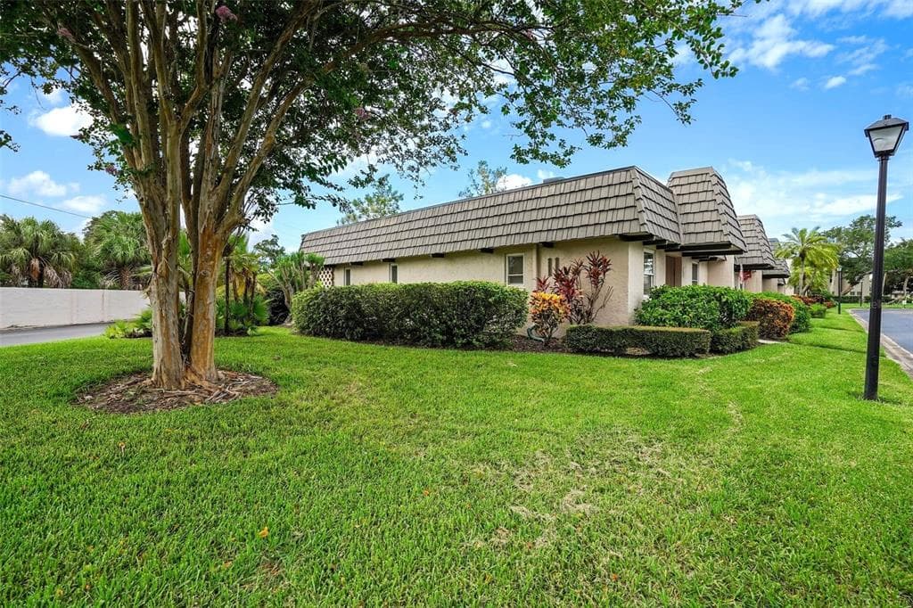1101 CORDOVA GREEN SEMINOLE, FL 33777
