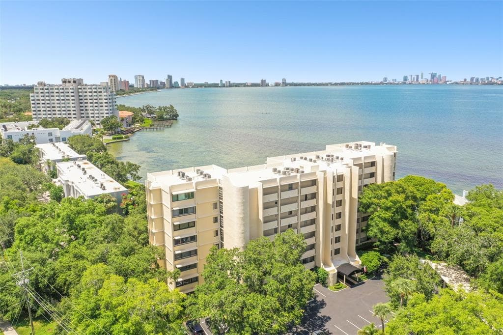 5020 BAYSHORE BOULEVARD UNIT 504 TAMPA, FL 33611