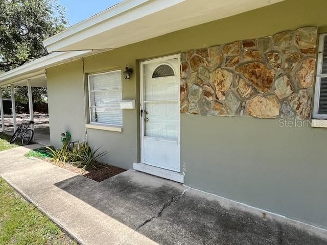 467 93RD AVENUE N back unit ST PETERSBURG, FL 33702