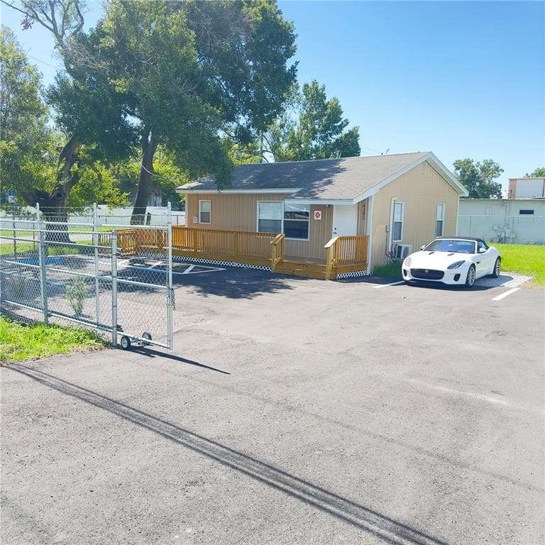 4102 W CREST AVENUE TAMPA, FL 33614