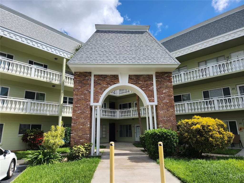 2460 CANADIAN WAY UNIT 60 CLEARWATER, FL 33763