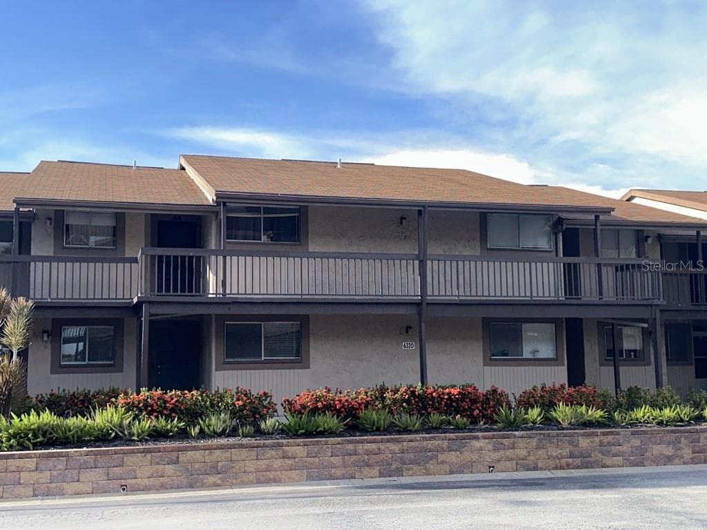 6320 NEWTOWN CIRCLE UNIT 20B4 TAMPA, FL 33615