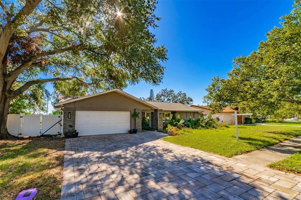 2495 STAG RUN BOULEVARD CLEARWATER, FL 33765