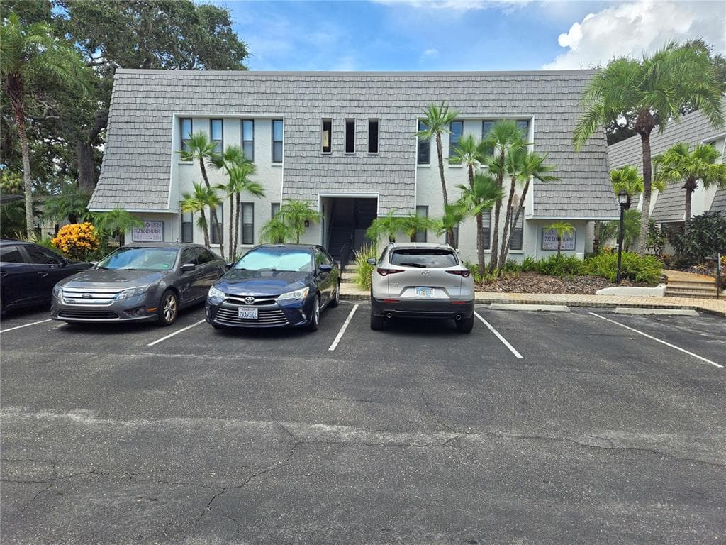 702 LYNDHURST STREET UNIT 824 DUNEDIN, FL 34698