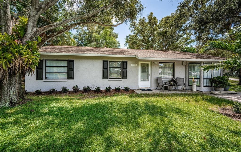 2790 HILLSDALE AVENUE LARGO, FL 33774