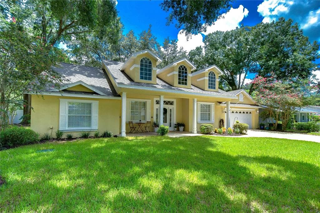 805 EVENINGSIDE COURT TAMPA, FL 33613
