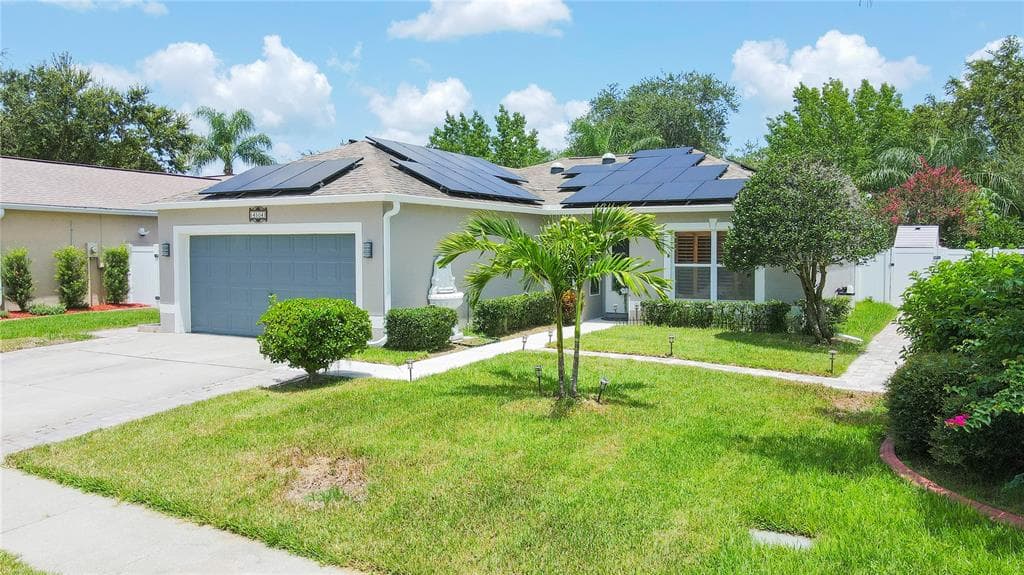 4504 HORSESHOE PICK LANE VALRICO, FL 33594
