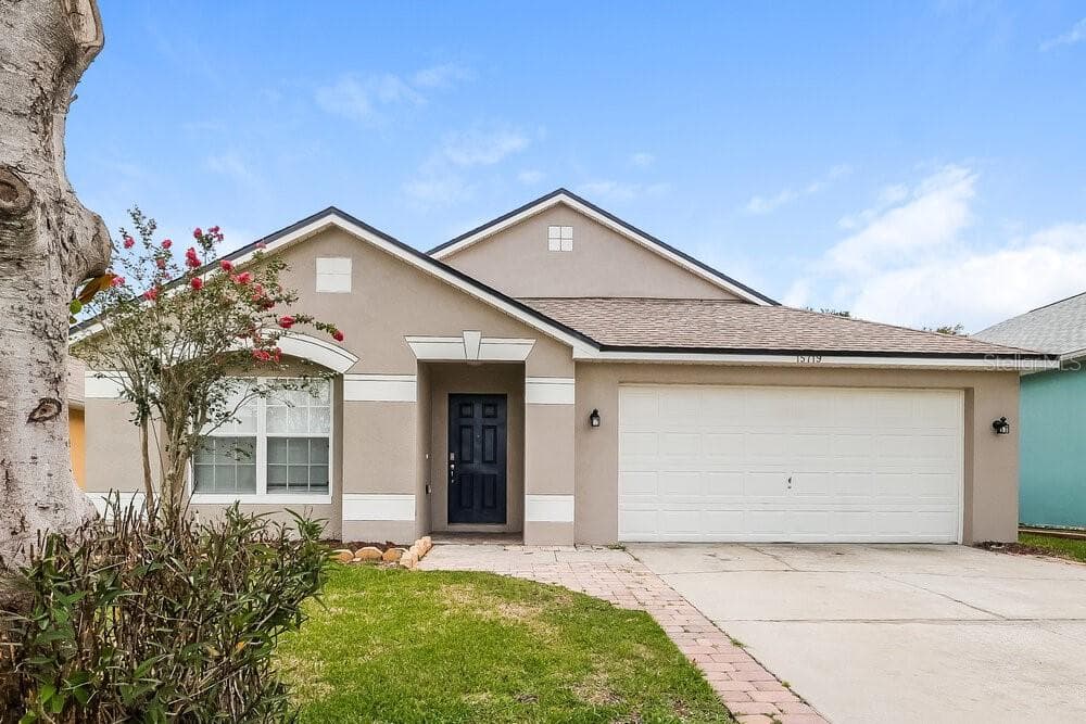 15719 MARKHAM DRIVE CLERMONT, FL 34714