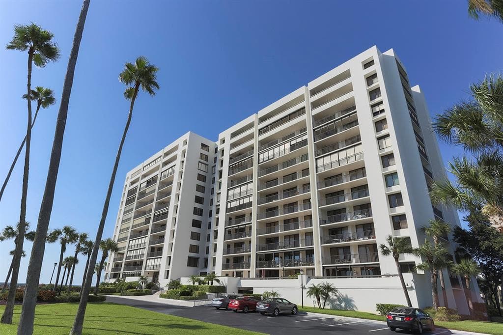 1460 GULF BLVD UNIT 412 CLEARWATER BEACH, FL 33767