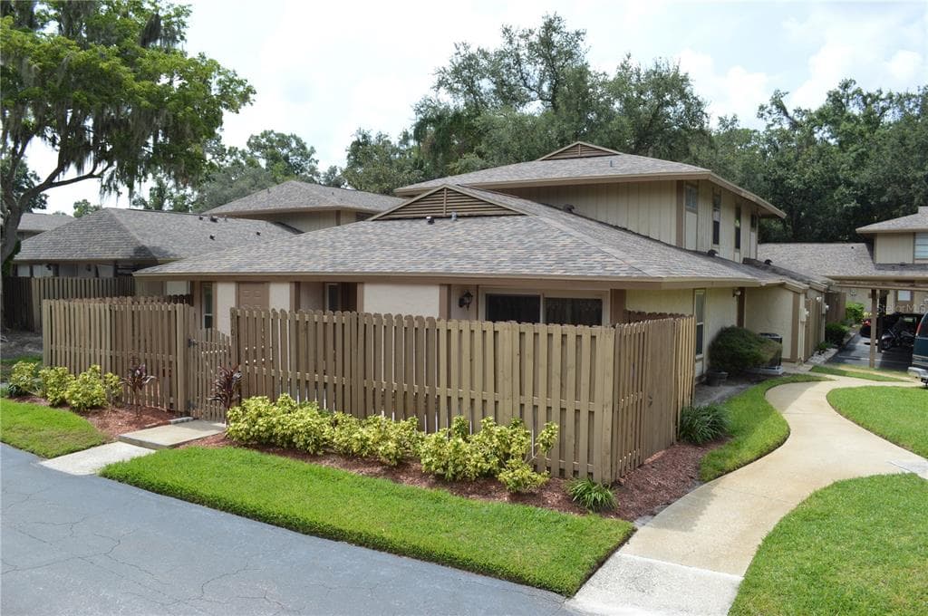 3101 CREEKGLEN COURT BRANDON, FL 33511