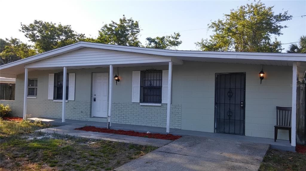 8303 LIBBY LANE TAMPA, FL 33619