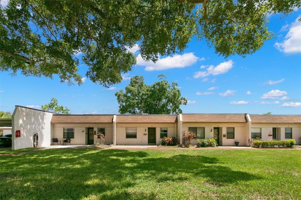 2979 MISSION DRIVE E CLEARWATER, FL 33759