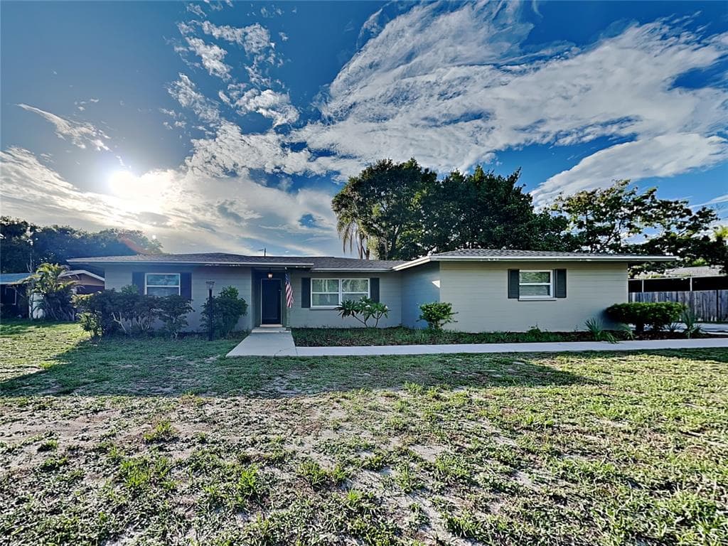 331 MENDEZ DRIVE SARASOTA, FL 34243