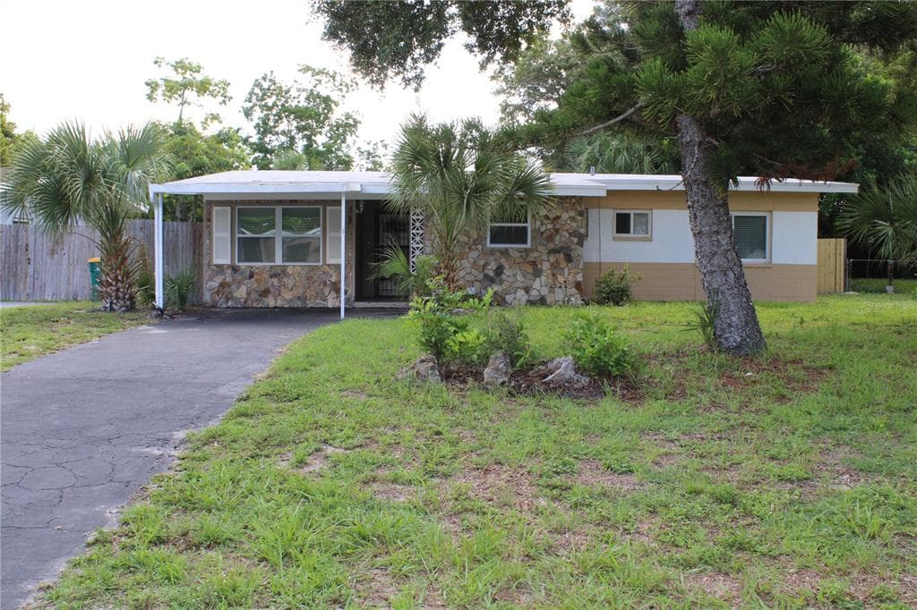 8859 ROBIN ROAD SEMINOLE, FL 33777
