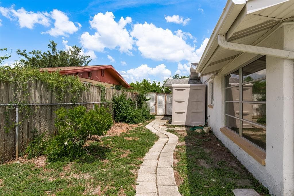 9415 REGINA LANE PORT RICHEY, FL 34668