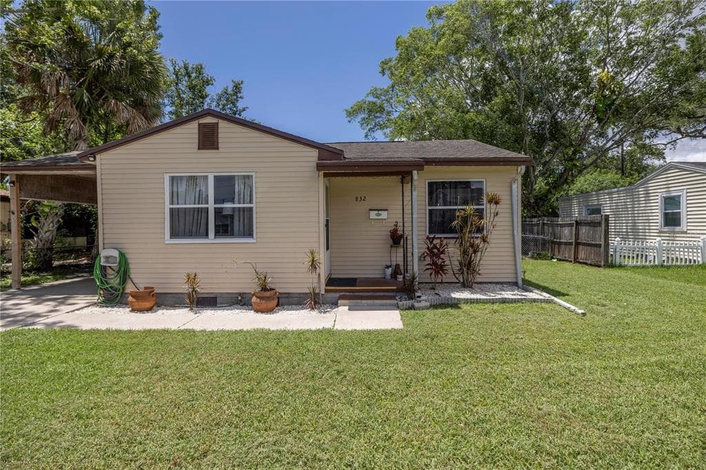 832 61ST AVENUE NE ST PETERSBURG, FL 33703