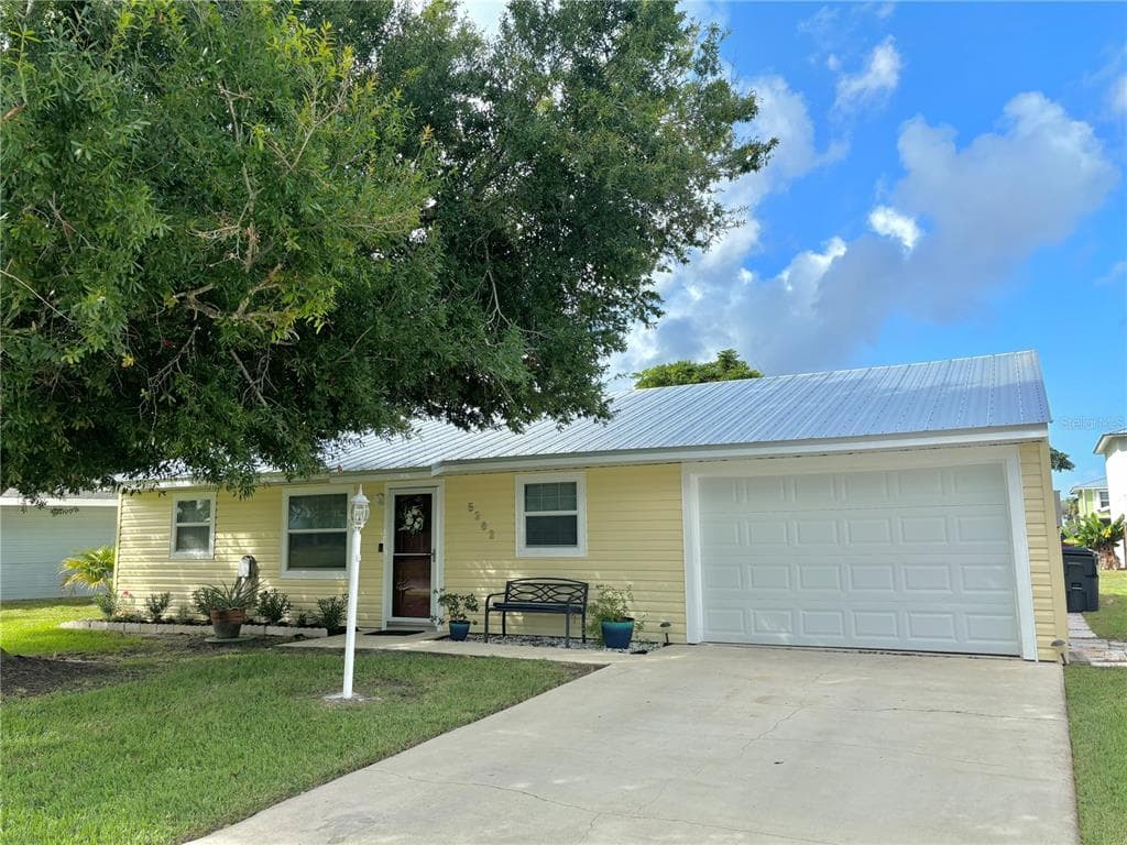 5202 SE 43RD TRACE OKEECHOBEE, FL 34974