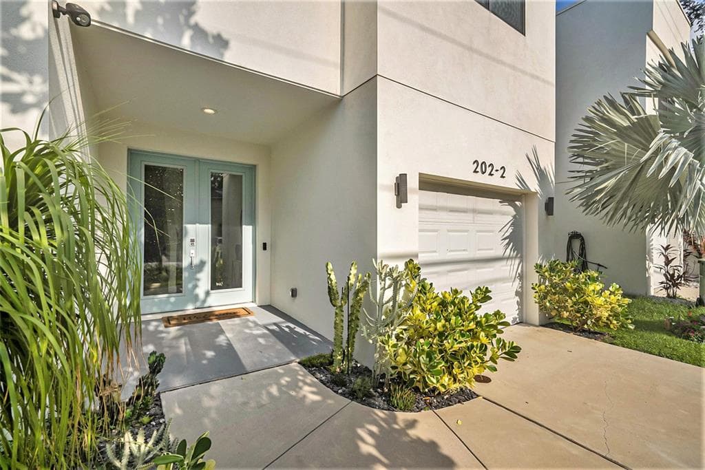202 N MANHATTAN AVENUE UNIT 2 TAMPA, FL 33609