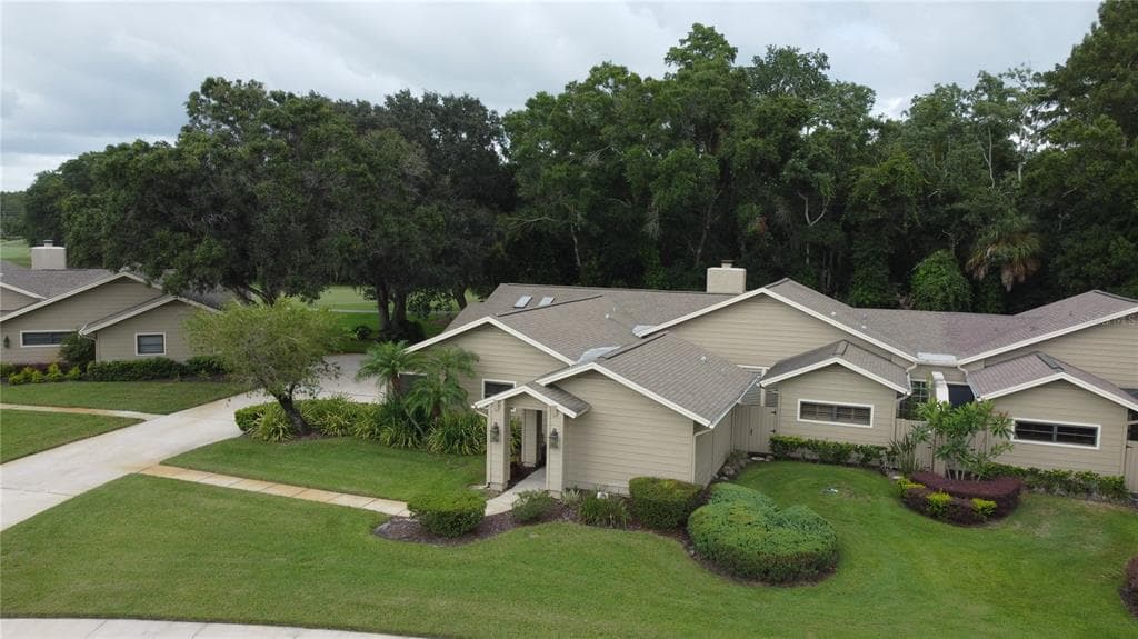 1047 ROYAL TROON COURT TARPON SPRINGS, FL 34688