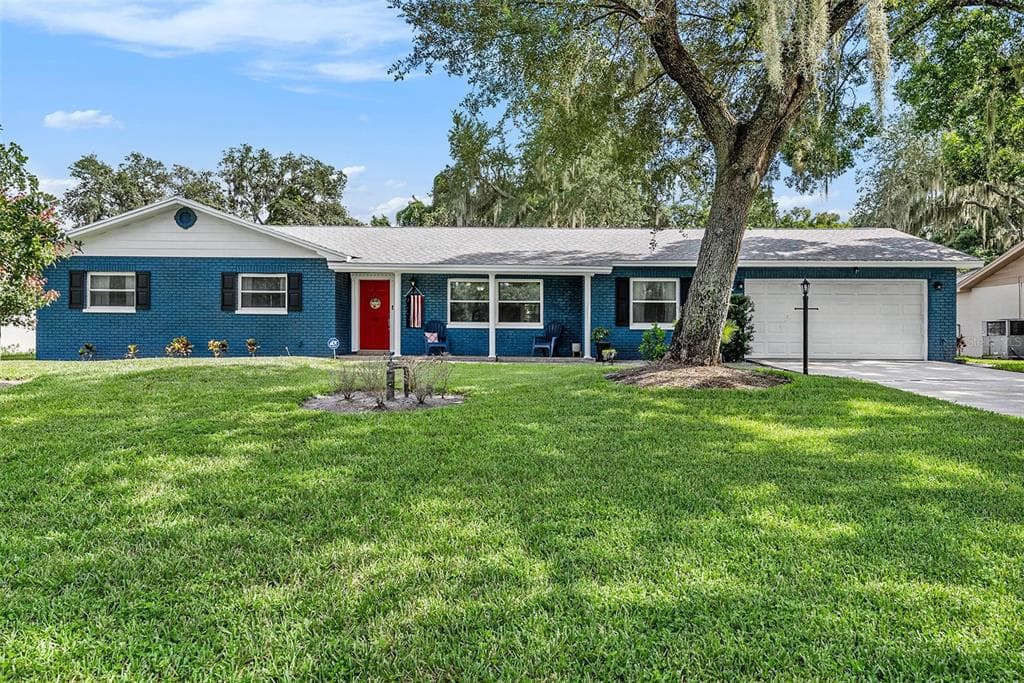 115 W ANGLEWOOD DRIVE