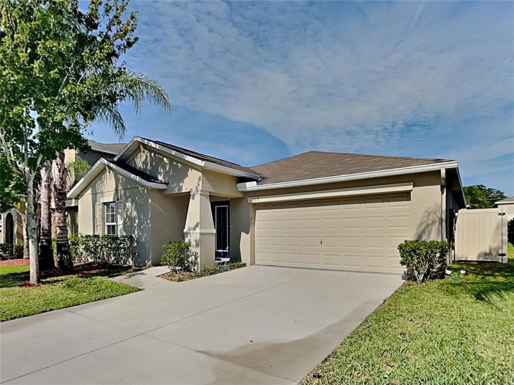 207 ENGLISH CHANNEL PLACE DOVER, FL 33527