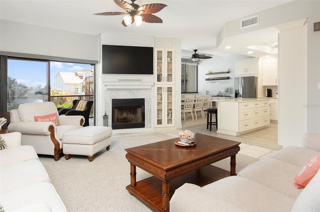 557 PINELLAS BAYWAY S UNIT 114 ST PETERSBURG, FL 33715