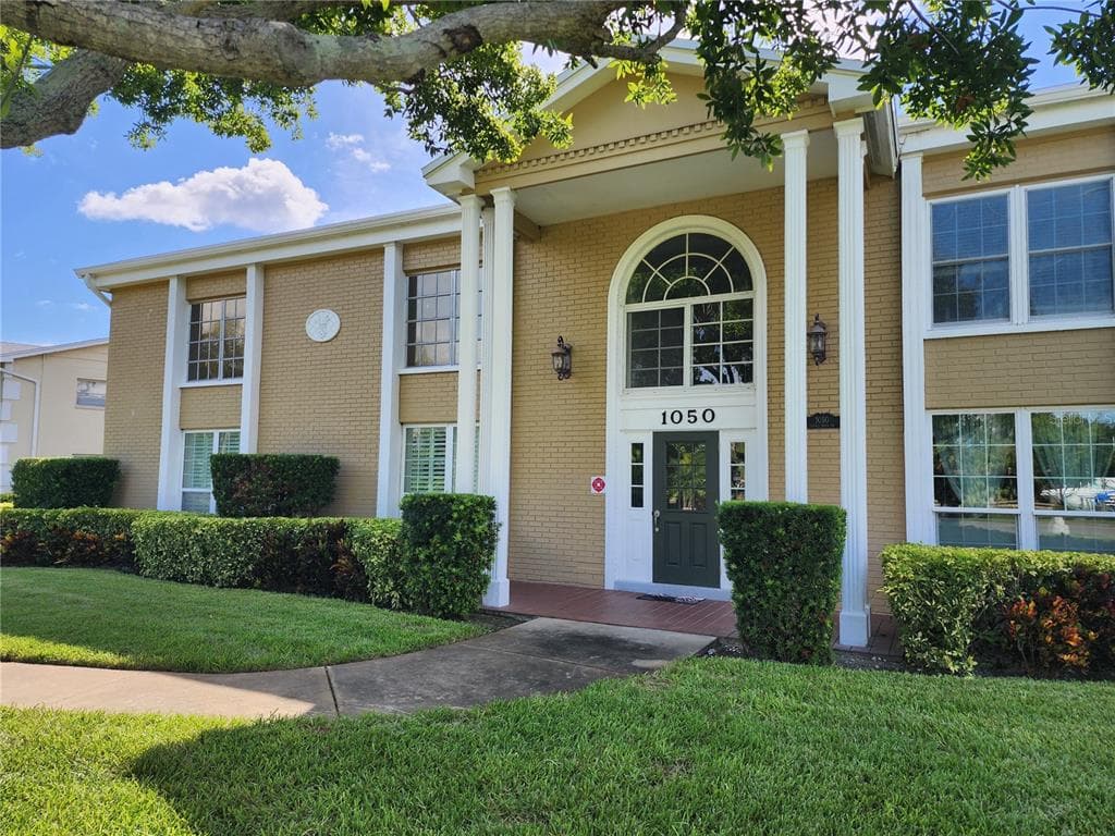 1050 RAFAEL BOULEVARD NE UNIT 1 ST PETERSBURG, FL 33704