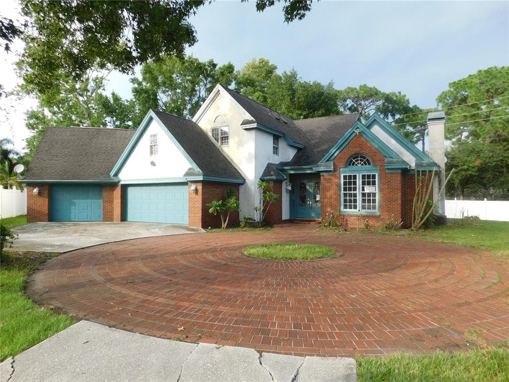 2844 LUCE DRIVE N CLEARWATER, FL 33761