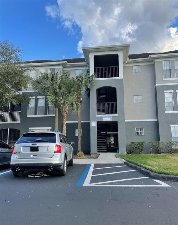 9401 CRESCENT LOOP CIRCLE UNIT 204 TAMPA, FL 33619