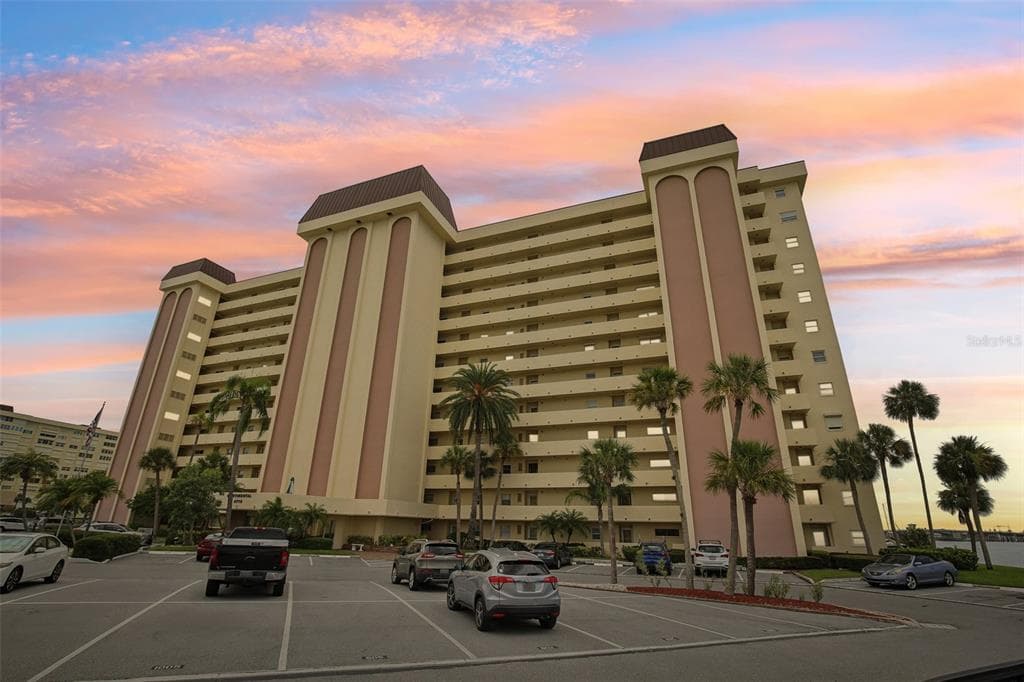 4775 COVE CIRCLE UNIT 1003 ST PETERSBURG, FL 33708