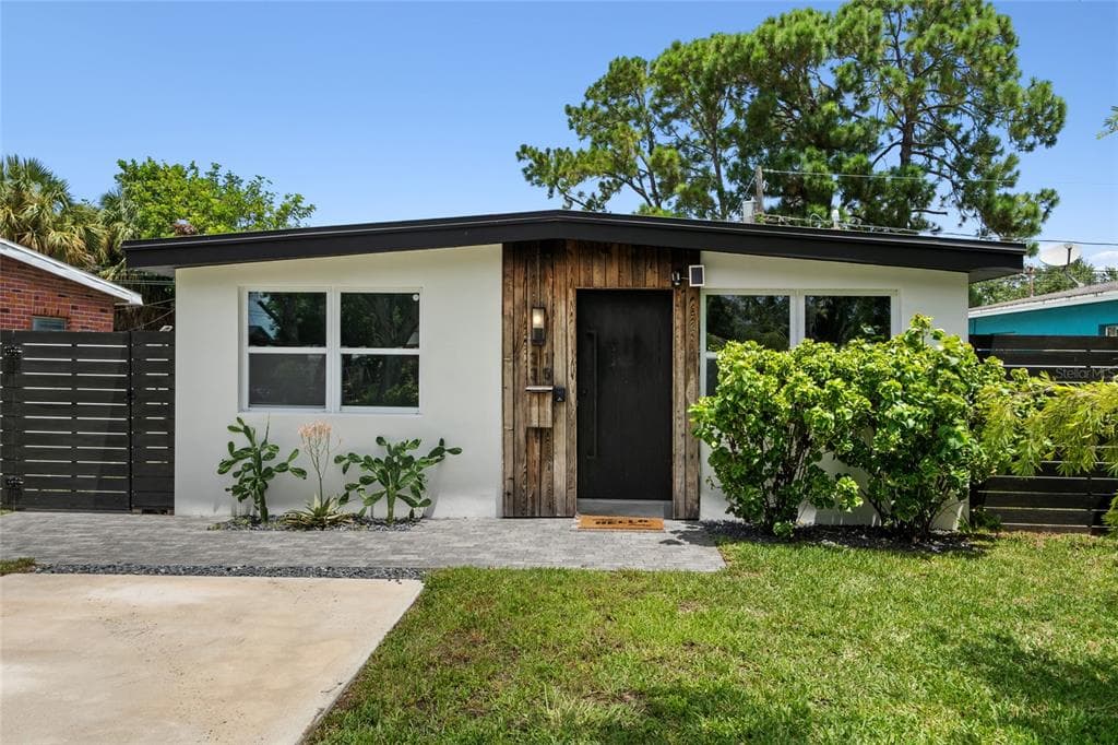 3135 6TH AVENUE S ST PETERSBURG, FL 33712