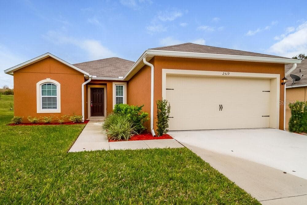 2519 VALHALLA DRIVE TAVARES, FL 32778
