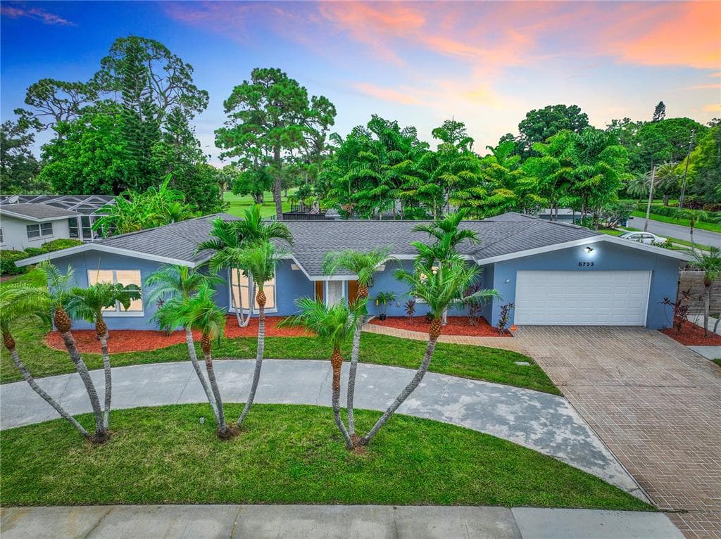 8733 HERSHEY LANE SEMINOLE, FL 33777