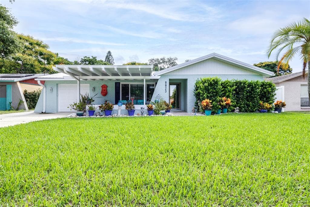 8823 ORANGE BLOSSOM DRIVE SEMINOLE, FL 33772