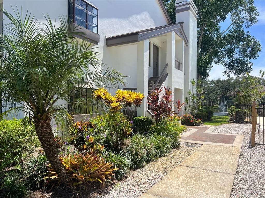 1813 LAKE CYPRESS DRIVE UNIT 902 SAFETY HARBOR, FL 34695