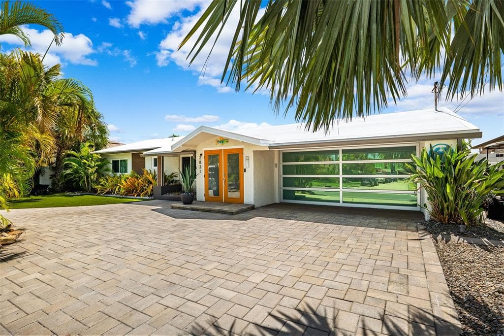 2831 E VINA DEL MAR BOULEVARD ST PETE BEACH, FL 33706