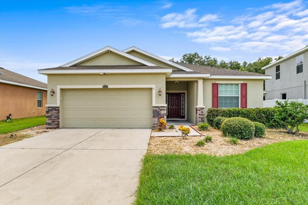 2810 HOLLY BLUFF COURT PLANT CITY, FL 33566