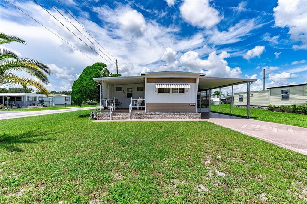 5227 BETTY STREET ZEPHYRHILLS, FL 33542