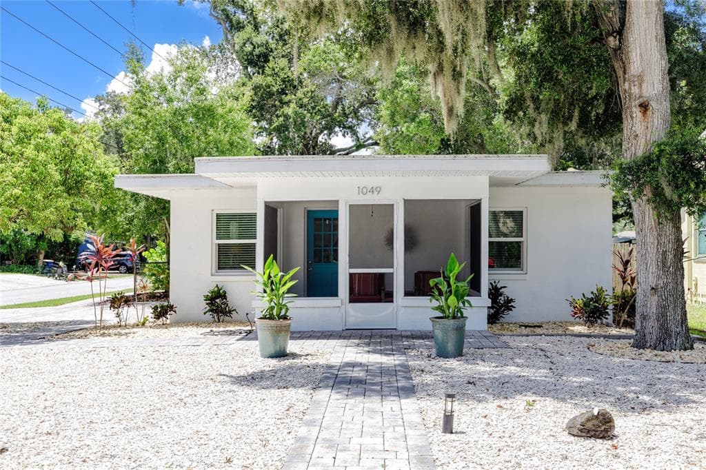 1049 MARINE STREET CLEARWATER, FL 33755
