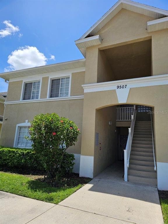 9507 GROVEDALE CIRCLE UNIT 201 RIVERVIEW, FL 33578