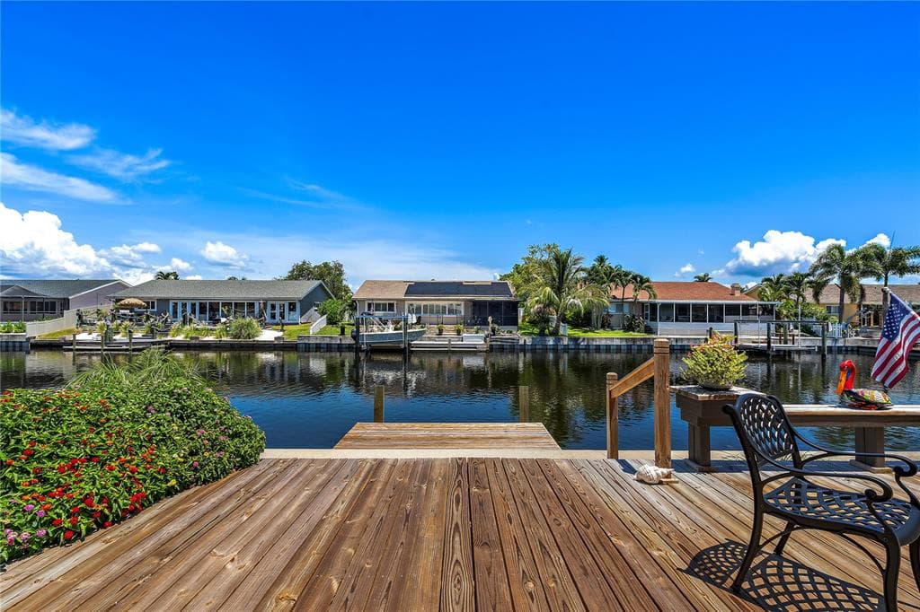 1449 49TH AVENUE NE ST PETERSBURG, FL 33703