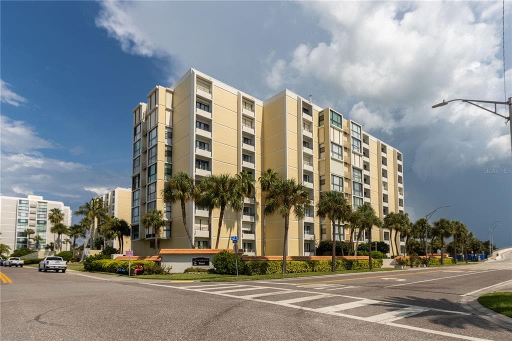 800 S GULFVIEW BOULEVARD UNIT 508 CLEARWATER BEACH, FL 33767