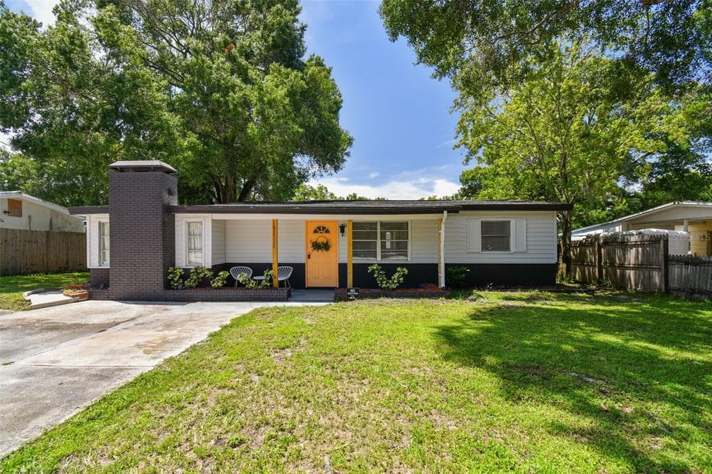 2110 CARROLL PLACE TAMPA, FL 33612
