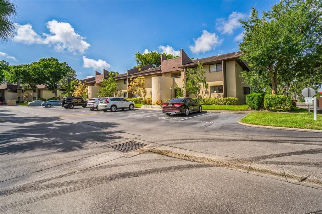 780 S VILLAGE DRIVE N UNIT 104 ST PETERSBURG, FL 33716