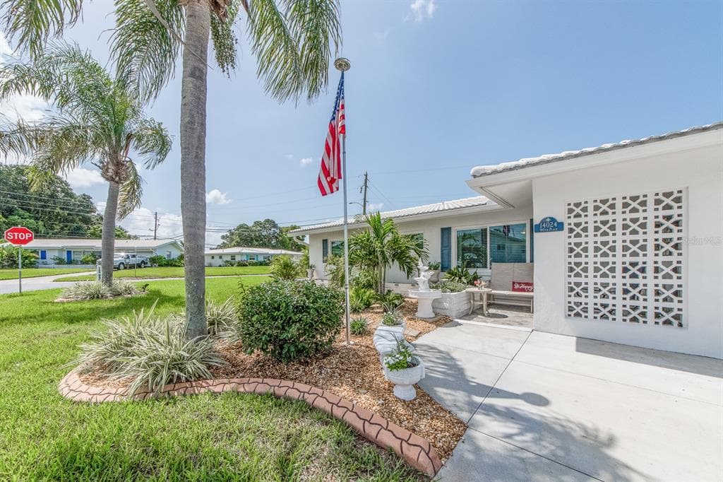 14024 90TH PLACE SEMINOLE, FL 33776