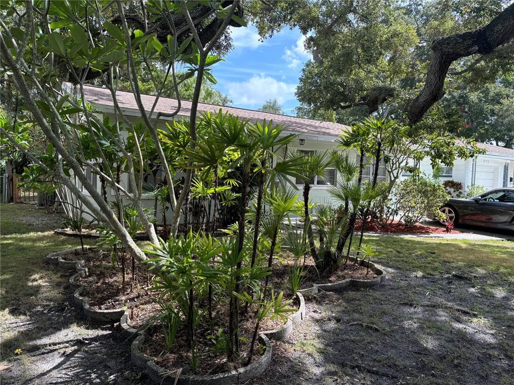 8161 23RD AVENUE N ST PETERSBURG, FL 33710