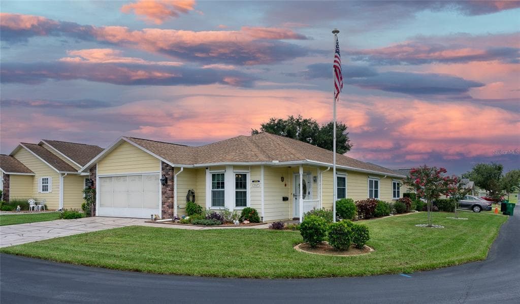 37427 DERBYSHIRE DRIVE ZEPHYRHILLS, FL 33542