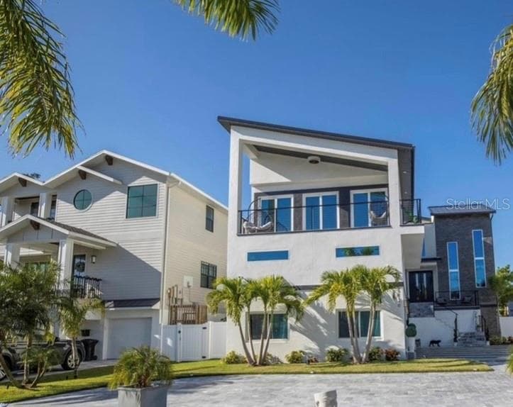 5826 BAYOU GRANDE BOULEVARD NE ST PETERSBURG, FL 33703